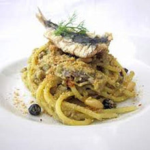 Carica l'immagine nel visualizzatore di Gallery, Condimento pronto per pasta con le sarde siciliana 1 latta da 2 Kg. (Senza glutine)