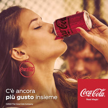 Carica l'immagine nel visualizzatore di Gallery, Coca-Cola Zero Zuccheri – 24 Lattine da 150 ml, Tutto il Gusto della Formula Coca-Cola Senza Calorie, Coca-Cola Mini Lattine, Lattina 100% riciclabile, Bevanda Analcolica con Edulcoranti