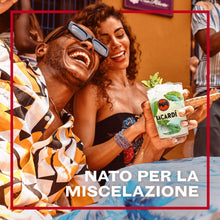 Carica l'immagine nel visualizzatore di Gallery, BACARDÍ Carta Blanca White Rum, iconico rum bianco dei Caraibi, ideale per i cocktail, Vol. 37,5%, 100 cl / 1 L