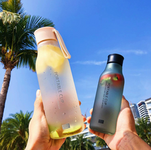 Carica l'immagine nel visualizzatore di Gallery, BOTTIGLIA PER ACQUA Water Bottle