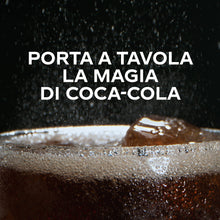Carica l'immagine nel visualizzatore di Gallery, Coca-Cola Zero Zuccheri – 24 Lattine da 150 ml, Tutto il Gusto della Formula Coca-Cola Senza Calorie, Coca-Cola Mini Lattine, Lattina 100% riciclabile, Bevanda Analcolica con Edulcoranti
