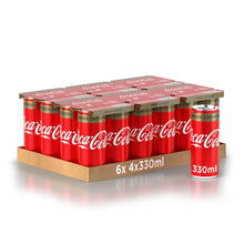 Carica l'immagine nel visualizzatore di Gallery, Coca-Cola Senza Caffeina – 24 Lattine da 330 ml, Tutto il Gusto di Coca-Cola Senza Caffeina, Lattina 100% riciclabile, Bevanda Analcolica
