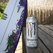 Carica l&#39;immagine nel visualizzatore di Gallery, Monster Energy Ultra White – 24 Lattine da 500 ml, Energy Drink Zero Zuccheri e poche Calorie, Bevanda Energetica dal Gusto Leggero e Rinfrescante di Agrumi
