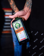 Carica l&#39;immagine nel visualizzatore di Gallery, Jägermeister 100cl - Liquore a base di 56 Botaniche, invecchiato in botte. Da servire ghiacciato. 35% Vol.
