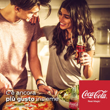 Carica l&#39;immagine nel visualizzatore di Gallery, Coca-Cola Original Taste – 24 Bottiglie da 450 ml, Tutto il Gusto Originale di Coca-Cola in Bottiglia PET 100% Riciclabile, Bevanda Analcolica
