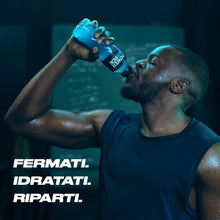 Carica l&#39;immagine nel visualizzatore di Gallery, Powerade Citrus Sport Drink – 12 Bottiglie da 500 ml, Bevanda Isotonica, Bottiglia Ergonomica in PET 100% Riciclabile con Tappo Sport, Soluzione di Carboidrati e Elettroliti
