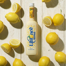 Carica l&#39;immagine nel visualizzatore di Gallery, LIMONCE&#39; Crema di Limoncè, Liquore al Limone Con Crema di Latte Fresco, 17% vol, Bottiglia da 500ml
