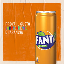 Carica l'immagine nel visualizzatore di Gallery, Fanta Original Gusto di Arancia – 24 Lattine da 330 ml, con Succo di Arance Italiane, Senza Aggiunta di Conservanti, Lattina 100% riciclabile, Gusto Rinfrescante, Bevanda Analcolica Frizzante
