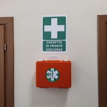 Carica l&#39;immagine nel visualizzatore di Gallery, Kit Cassetta Pronto Soccorso All.2 per Aziende Sotto 3 Lavoratori Gruppo C + Car
