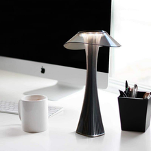 Carica l'immagine nel visualizzatore di Gallery, Table Lamp and Desk Bedside Lamp Bedroom Living Room Ingre
