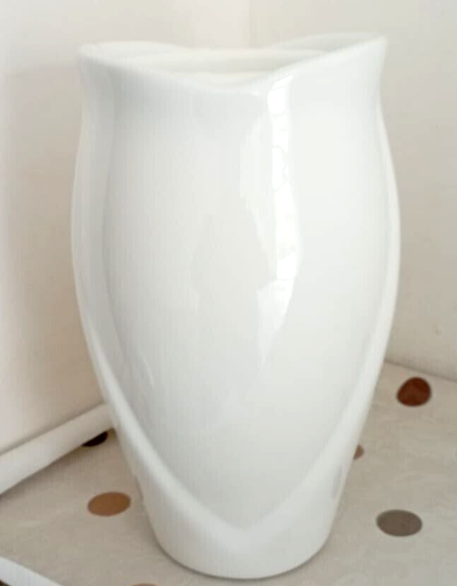 Handmade Flower Pot in Porcelain Height 20 CM for Wall or Ground
