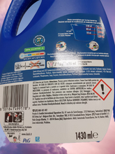 Carica l&#39;immagine nel visualizzatore di Gallery, Dash Detersivo Liquido Salva Colore per Lavatrice 26 Lavaggi - Confezione 1,43L
