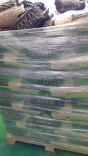 Carica l&#39;immagine nel visualizzatore di Gallery, GOLD  Pellet ENplus A1 AMERICAN  15kg x 25 sacchi TOTALE 375 KG ABETE
