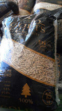 Carica l&#39;immagine nel visualizzatore di Gallery, GOLD  Pellet ENplus A1 AMERICAN  15kg x 25 sacchi TOTALE 375 KG ABETE
