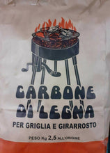 Carica l&#39;immagine nel visualizzatore di Gallery, DI CARBONE CARBONELLA 100% NATURALI BBQ BARBECUE 4 SACCHI DA 2 KG TOT.8 KG
