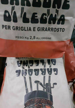 Carica l&#39;immagine nel visualizzatore di Gallery, DI CARBONE CARBONELLA 100% NATURALI BBQ BARBECUE 4 SACCHI DA 2 KG TOT.8 KG
