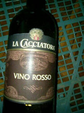 Carica l'immagine nel visualizzatore di Gallery, VINO ROSSO LA CACCIATORA ML 750 + DUE BICCHIERI AVERNA OMAGGIO
