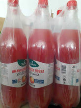 Carica l'immagine nel visualizzatore di Gallery, POLARA |CHIOSCHI ARANCIATA ROSSA  DI SICILIA 1 LT X 3 BOTTIGLIE PET+ 3 OMAGGIO=6
