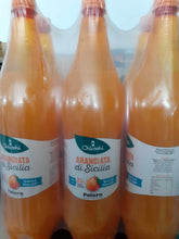 Carica l'immagine nel visualizzatore di Gallery, POLARA |CHIOSCHI ARANCIATA ROSSA  DI SICILIA 1 LT X 3 BOTTIGLIE PET+ 3 OMAGGIO=6

